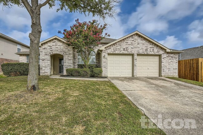 13129 Padre Ave in Fort Worth, TX - Foto de edificio - Building Photo