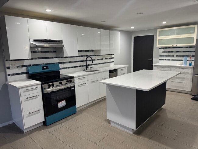 12 Dougherty Blvd in Glen Mills, PA - Foto de edificio - Building Photo