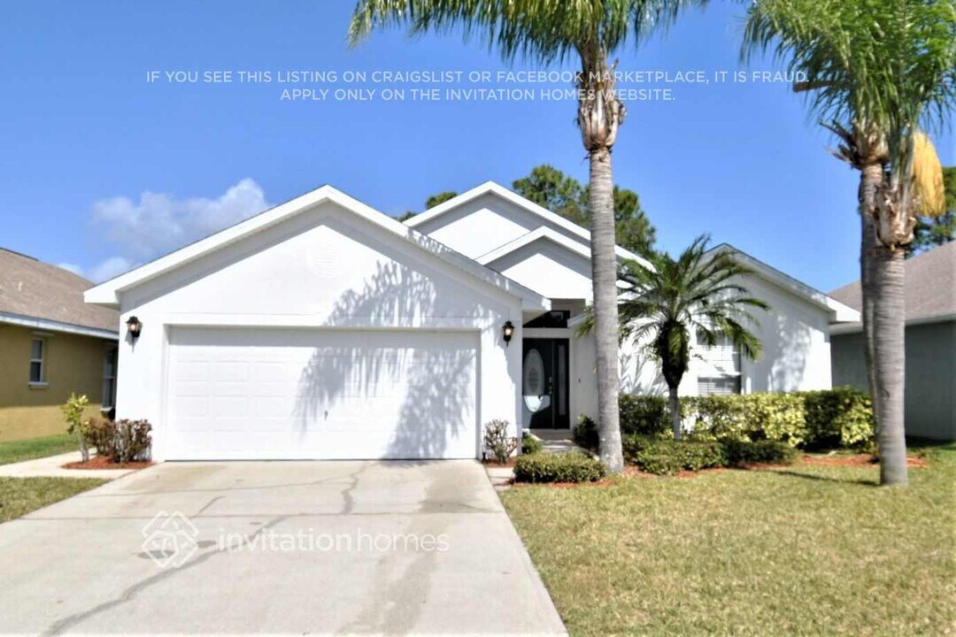 2030 Stratford Pointe Dr in Melbourne, FL - Building Photo