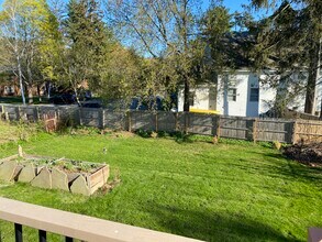 11 Green Street, Unit House in Lebanon, NH - Building Photo - Building Photo