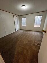 34 Goldfinch Ln in Henderson, NC - Building Photo - Building Photo