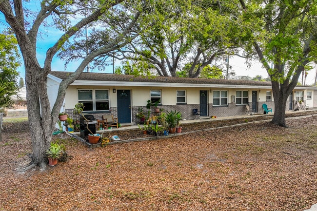 5901 Fairfield Ave S in St. Petersburg, FL - Foto de edificio - Primary Photo