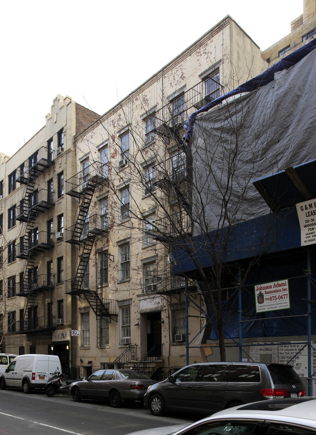 220 W Tenth St in New York, NY - Foto de edificio - Building Photo