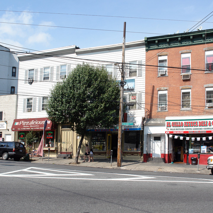 9 Corson Ave in Staten Island, NY - Building Photo