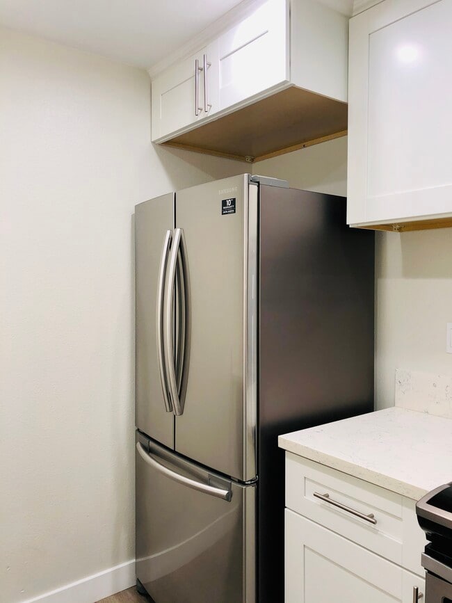 2343 E 17th St, Unit 101 in Long Beach, CA - Foto de edificio - Building Photo