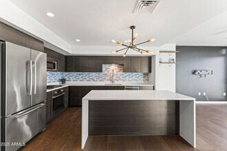 200 W Portland St in Phoenix, AZ - Building Photo - Building Photo