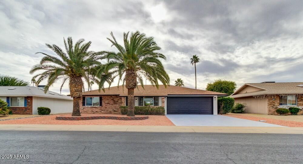 13227 W Desert Glen Dr in Sun City West, AZ - Building Photo