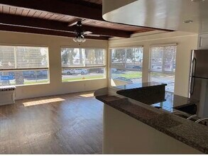 5003 E Ocean Blvd in Long Beach, CA - Foto de edificio - Building Photo