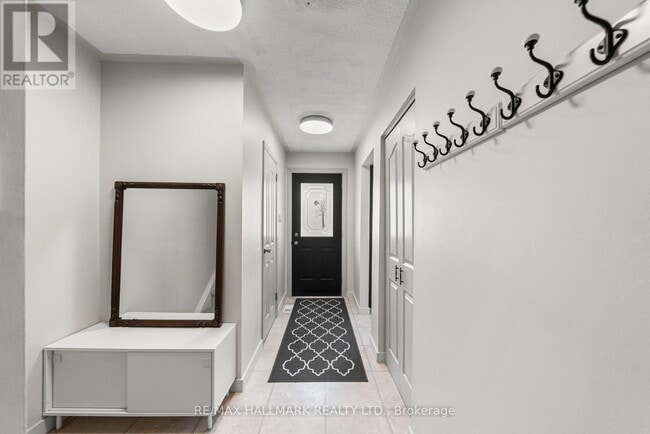 619 Timber Ln in Burlington, ON - Building Photo - Building Photo