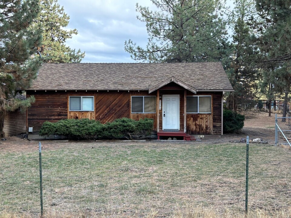 20166 Reed Ln in Bend, OR - Building Photo