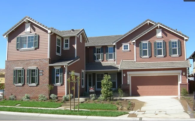 property at 685 W La Canada Ave