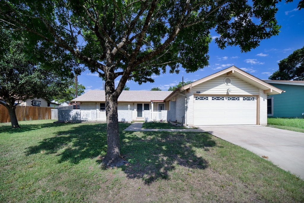 12715 Old Spanish Trl in Live Oak, TX - Building Photo