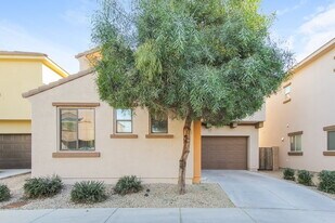 10317 W Monterosa Ave in Phoenix, AZ - Building Photo