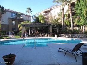 5302 E Van Buren St, Unit 3059 in Phoenix, AZ - Foto de edificio - Building Photo