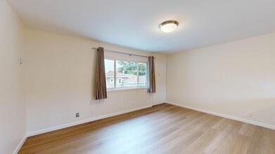 590 Ralston Ave, Unit 5 in Belmont, CA - Building Photo - Building Photo