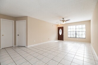 2197 Grasmere Dr in Apopka, FL - Building Photo - Building Photo