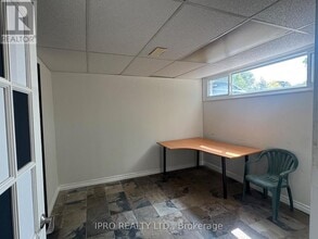 1333 Sheldon Ave in Oakville, ON - Building Photo - Building Photo