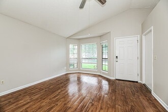 2513 Townsquare Dr in Jacksonville, FL - Foto de edificio - Building Photo