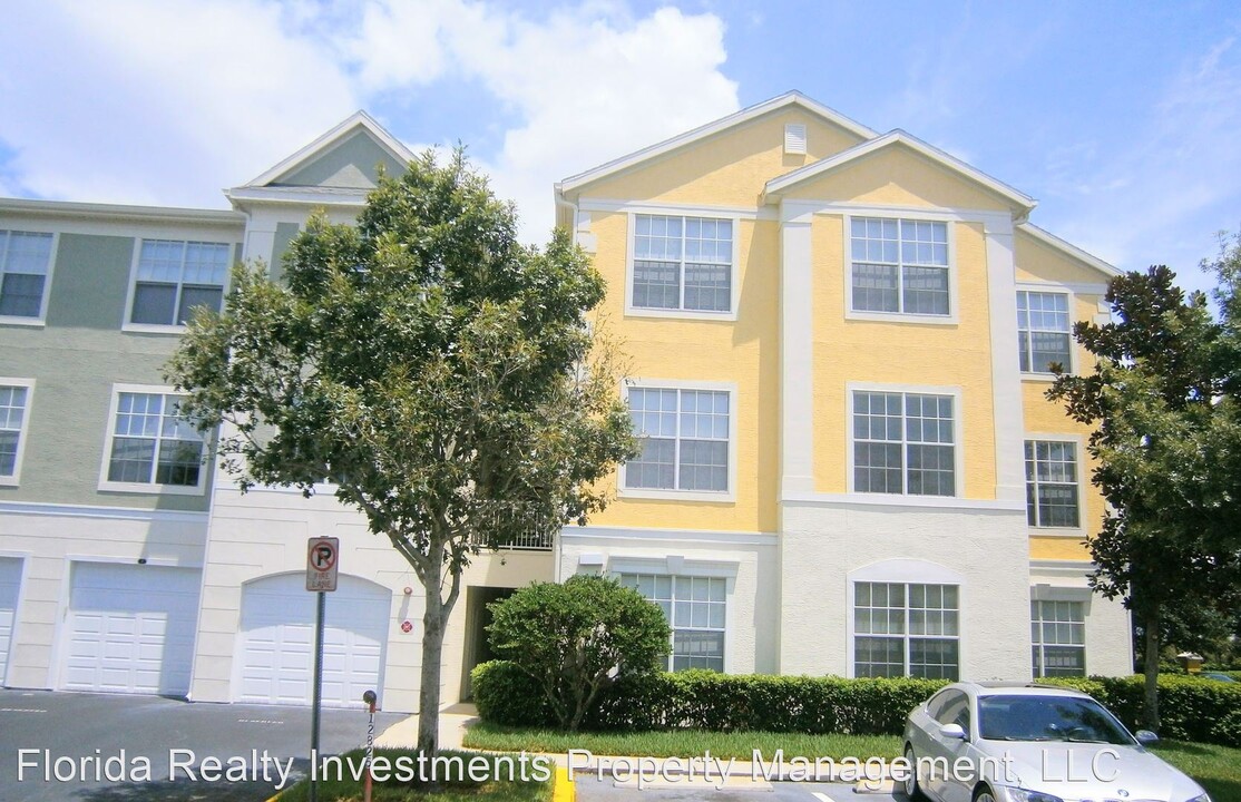 12825 Madison Pointe Cir-Unit -4-206 in Orlando, FL - Building Photo