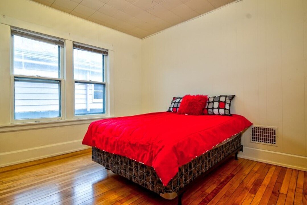 645 E Johnson St in Madison, WI - Building Photo