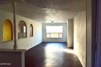 4613 Sun Valley Dr in El Paso, TX - Building Photo - Building Photo