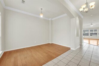 7715 Labrador Dr in Arlington, TX - Building Photo - Building Photo
