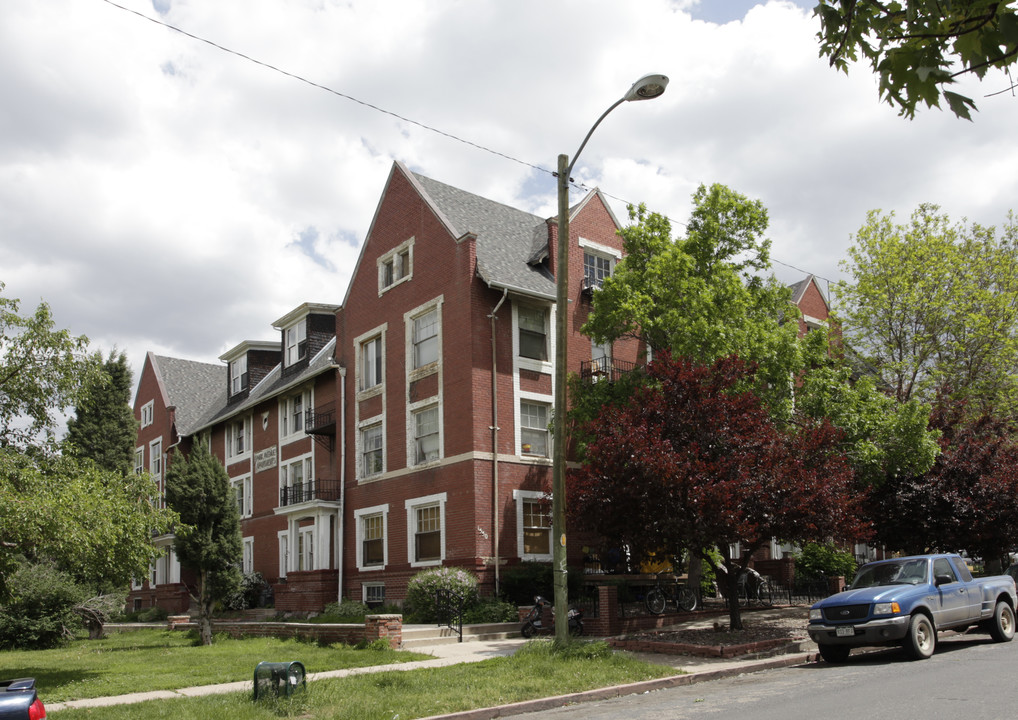 Park Avenue Apartments in Denver, CO - Building Photo