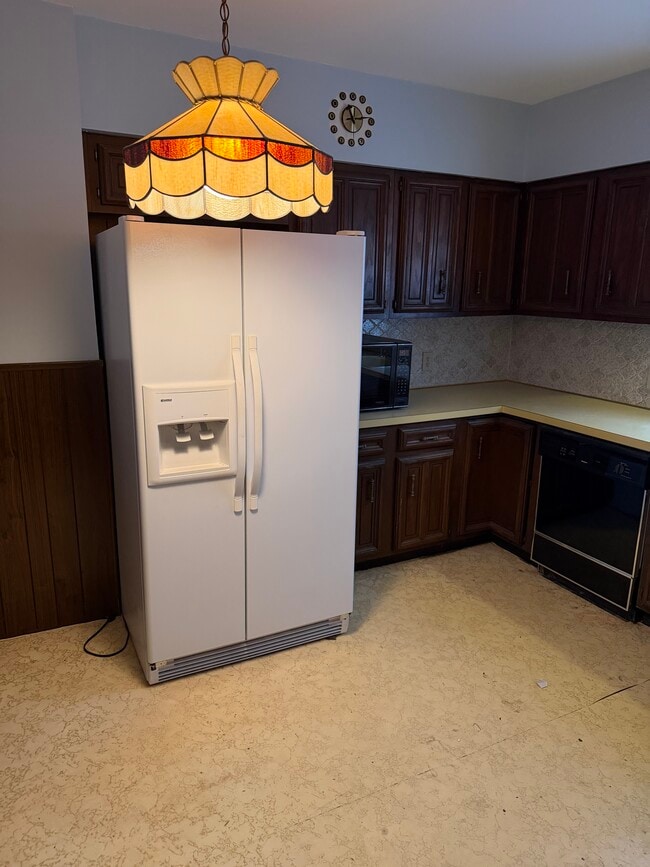 75 Shoshone St, Unit Upper