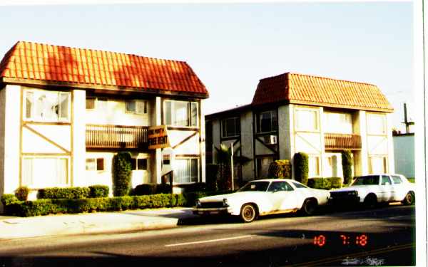 6339-6343 Coldwater Canyon Ave in North Hollywood, CA - Building Photo - Building Photo