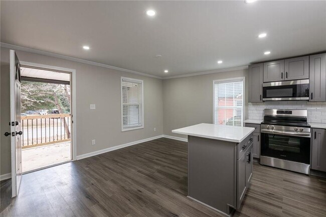 1861 Lyle Ave in Atlanta, GA - Building Photo - Building Photo