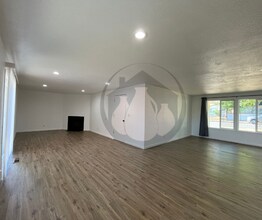 1795 Rialto Ave S in Salem, OR - Building Photo - Building Photo