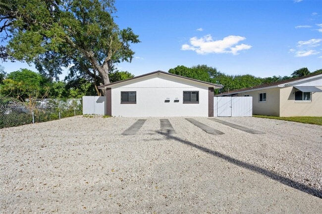 511 NW 93rd St in Miami, FL - Building Photo - Building Photo
