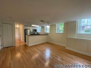 21 Wendell St, Unit A in Cambridge, MA - Foto de edificio - Building Photo