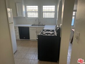 1511 Reeves St in Los Angeles, CA - Building Photo - Building Photo