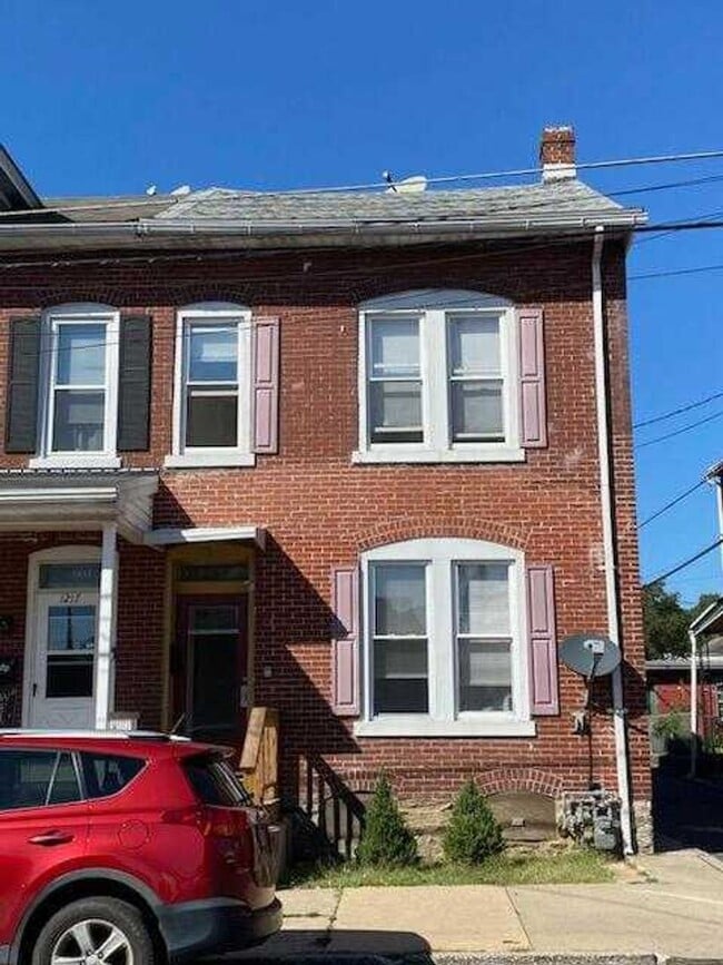 property at 1215 Lehman St