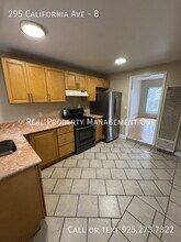 295 California Ave in Pittsburg, CA - Building Photo - Building Photo