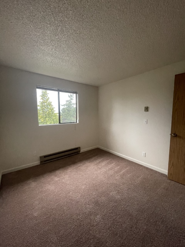 690 NW Atalanta Way in Oak Harbor, WA - Building Photo - Building Photo