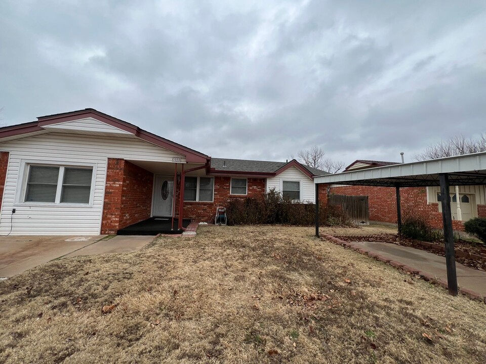 3808 SE Camden Way in Lawton, OK - Foto de edificio