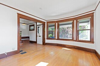 1617 NE Couch St in Portland, OR - Building Photo - Building Photo