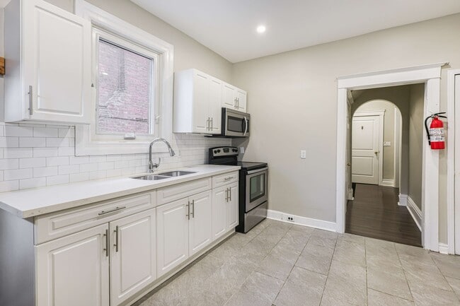 property at 24 Holton Av S