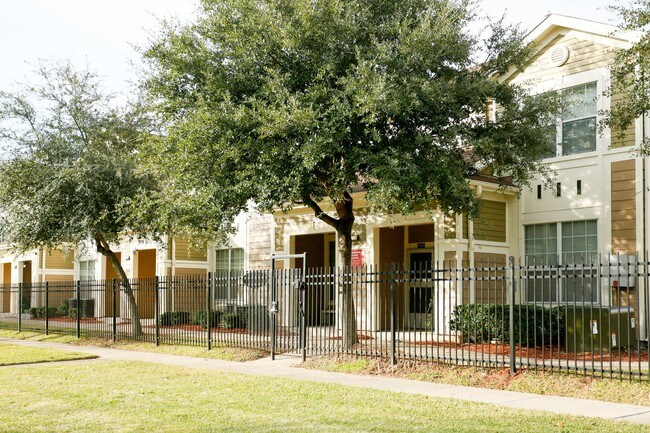 Fulton Village in Houston, TX - Building Photo - Building Photo