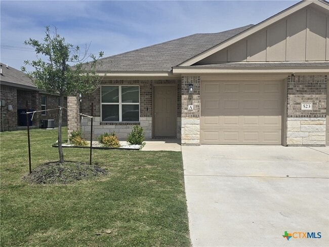 property at 523 Lost Trl