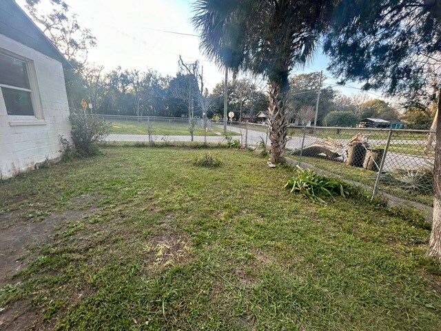 1602 Wambolt St in Jacksonville, FL - Foto de edificio - Building Photo
