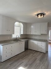 81 Allds St in Nashua, NH - Building Photo - Building Photo