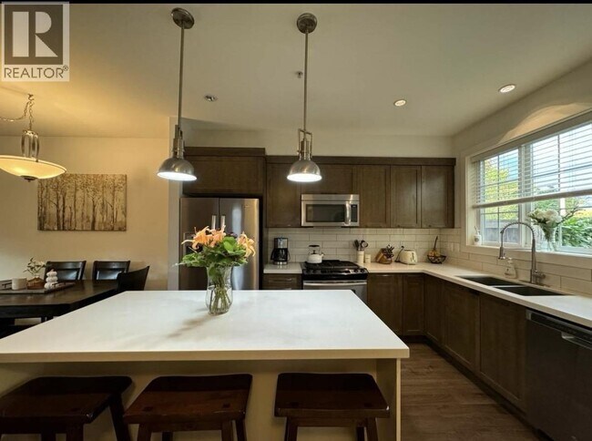 12161 237 St in Maple Ridge, BC - Building Photo - Building Photo