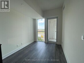 188 Fairview Mall Dr in Toronto, ON - Building Photo - Building Photo