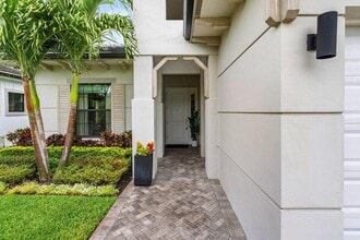 2909 Gin Berry Way in West Palm Beach, FL - Building Photo - Building Photo