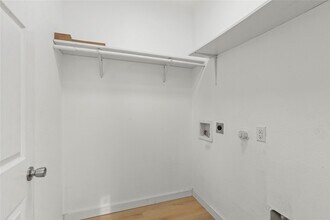 1908 Gallagher St, Unit 401 in Dallas, TX - Building Photo - Building Photo