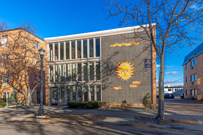 2009 Bryant Ave S in Minneapolis, MN - Foto de edificio - Interior Photo