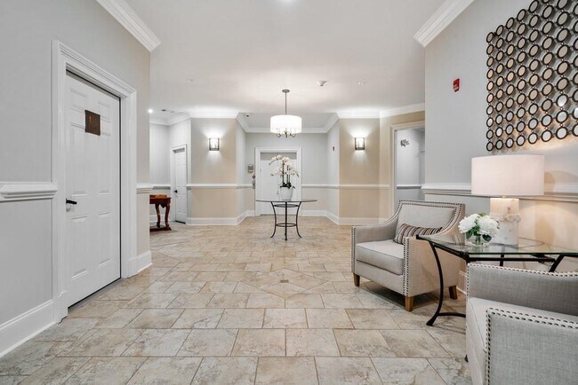 11 Perimeter E Ctr photo'